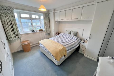 23 Turnberry Drive, Wilmslow, SK9 2QW