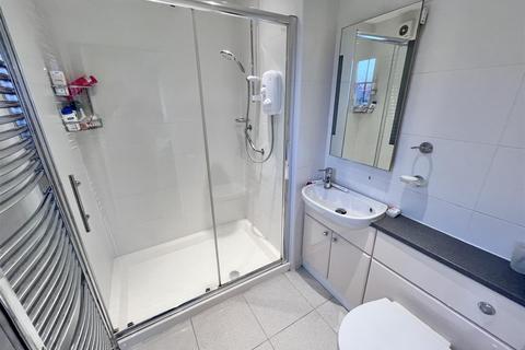 23 Turnberry Drive, Wilmslow, SK9 2QW