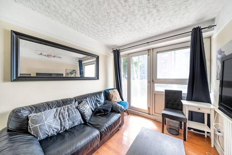 3 bedroom flat to rent, 74 Eric Street, London E3