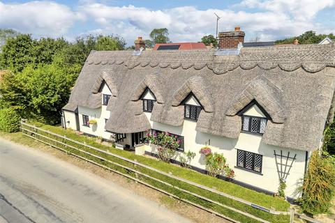 4 bedroom detached house for sale, Wyverstone Road, Bacton