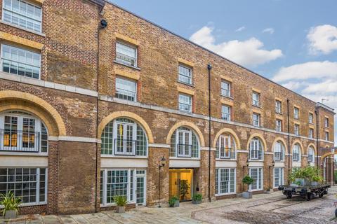 2 bedroom flat for sale, The Highway, Wapping