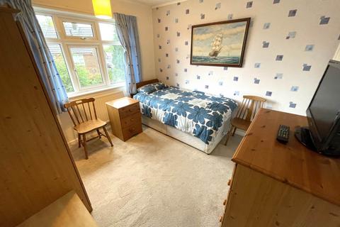 2 Willow Grove, Chadderton, Oldham, OL9 0DS