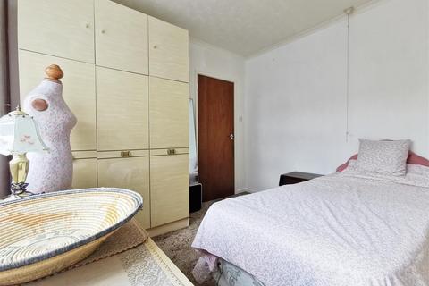 17 Dove Side, Hatton, Derby, DE65 5DZ
