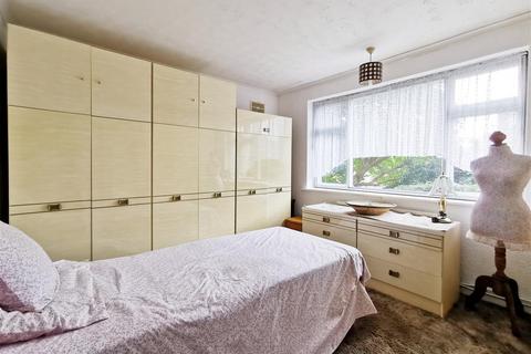 17 Dove Side, Hatton, Derby, DE65 5DZ