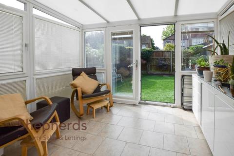 Farthings Windsor Close, Cheshunt, Waltham Cross, EN7 5LW