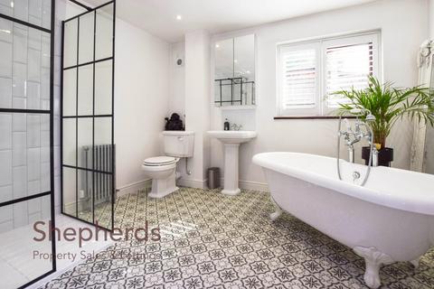 Farthings Windsor Close, Cheshunt, Waltham Cross, EN7 5LW