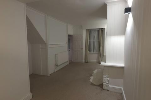 7 Albert Road, Saltash, PL12 4EA