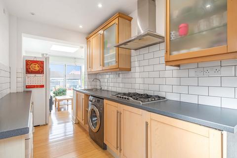 5 Waddington Avenue, Coulsdon, CR5 1QG