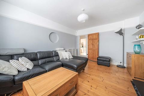 5 Waddington Avenue, Coulsdon, CR5 1QG