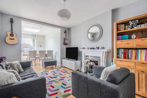 5 Waddington Avenue, Coulsdon, CR5 1QG