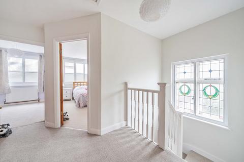 5 Waddington Avenue, Coulsdon, CR5 1QG
