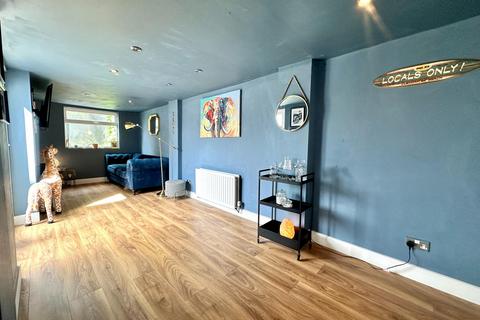 8 Bonville Gardens, Wolverhampton, WV10 8UE