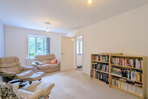 3 Attika Close, Newport Pagnell, MK16 9FN