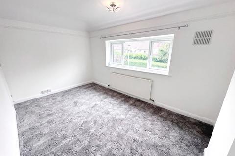 2 bedroom flat to rent, Links Close, Portslade BN41