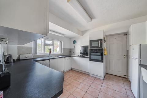 3 bedroom detached bungalow for sale, Grange Gardens, Banstead SM7