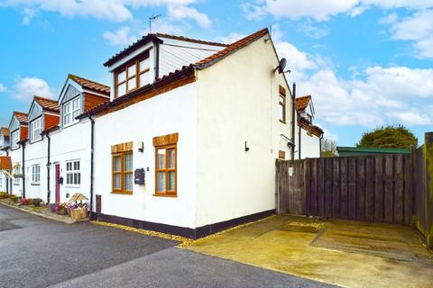 2 bedroom end of terrace house for sale, The Square, Wansford, YO25 8NR