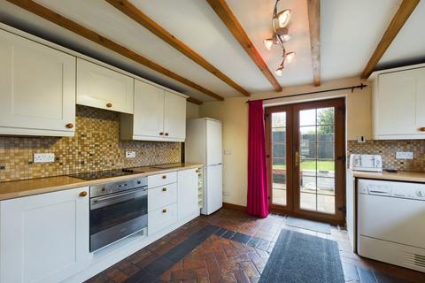 2 bedroom end of terrace house for sale, The Square, Wansford, YO25 8NR