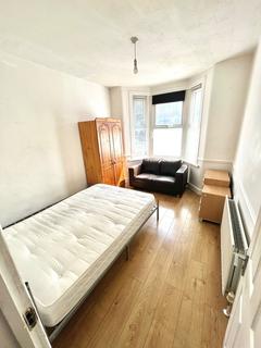 1 bedroom in a house share to rent, Room 2, Farmer Road, London E10