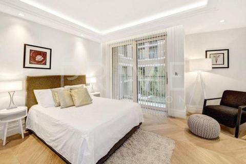 undefined, Wren House, London WC2R