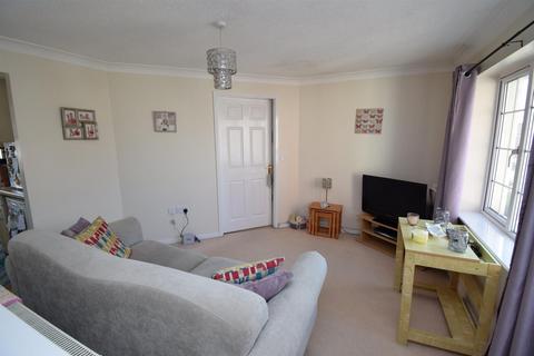 1 bedroom flat to rent, Woodhead Close, Ossett WF5