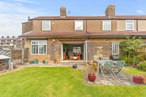 3 bedroom end of terrace house for sale, Town Street, Leeds, LS19