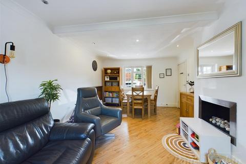 106 Uvedale Crescent, New Addington, Croydon, CR0 0BR
