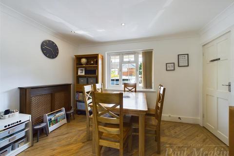 106 Uvedale Crescent, New Addington, Croydon, CR0 0BR
