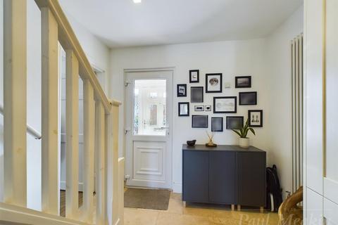 106 Uvedale Crescent, New Addington, Croydon, CR0 0BR