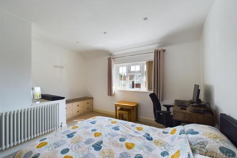 106 Uvedale Crescent, New Addington, Croydon, CR0 0BR
