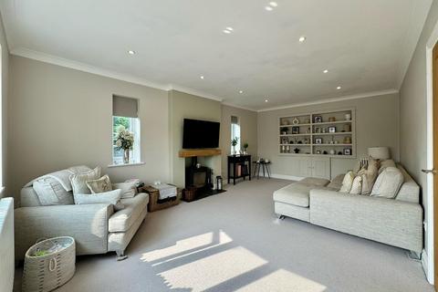 15 Brickwall Close, Burnham-on-crouch, CM0 8HB