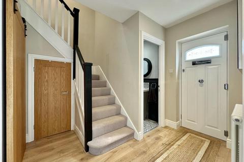 15 Brickwall Close, Burnham-on-crouch, CM0 8HB