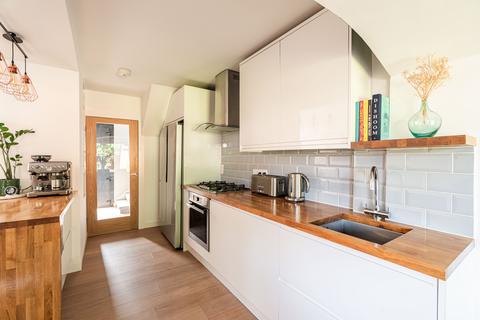 145 Broomhall Crescent, Edinburgh, EH12 7PJ
