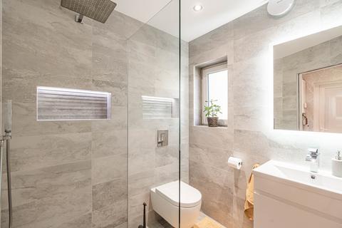 145 Broomhall Crescent, Edinburgh, EH12 7PJ