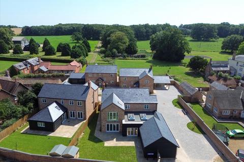 4 bedroom detached house for sale, Grange Farm Close, Upper Dean, Huntingdon, Cambridgeshire, PE28.