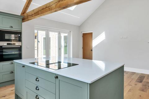 4 bedroom detached house for sale, Grange Farm Close, Upper Dean, Huntingdon, Cambridgeshire, PE28.