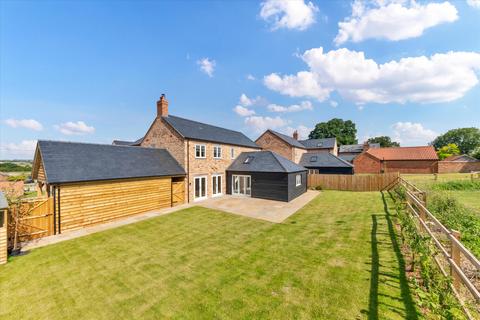 4 bedroom detached house for sale, Grange Farm Close, Upper Dean, Huntingdon, Cambridgeshire, PE28.