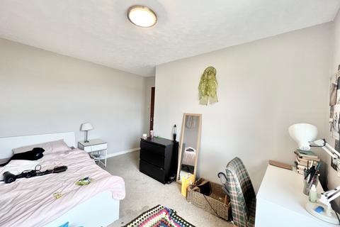 2 bedroom flat to rent, London NW1