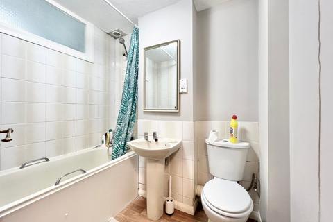 2 bedroom flat to rent, London NW1