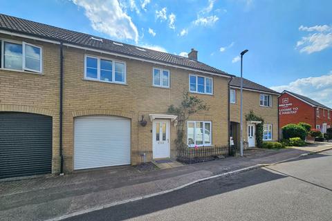 5 bedroom terraced house for sale, Highfields Caldecote, Cambridge CB23