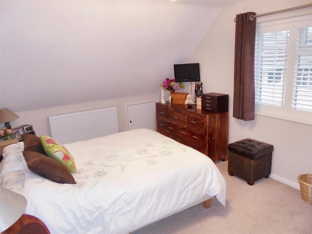 Bedroom 1.JPG