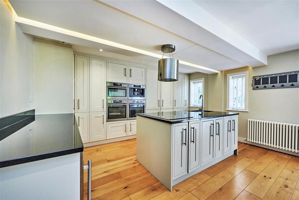 Kitchen/Dining Area