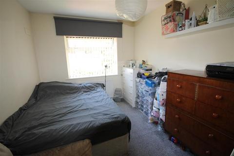 107 Meadowgate Road, Salford, M6 8EN
