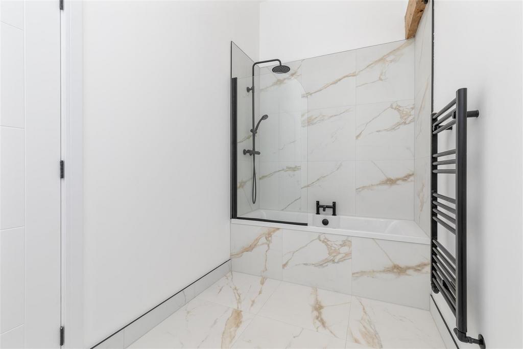 En Suite Bathroom
