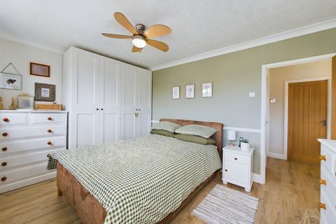 87 Cullen Square, South Ockendon, RM15 6AD