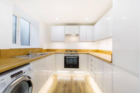 2 bedroom flat for sale, Eardley Road, Streatham, London, SW16