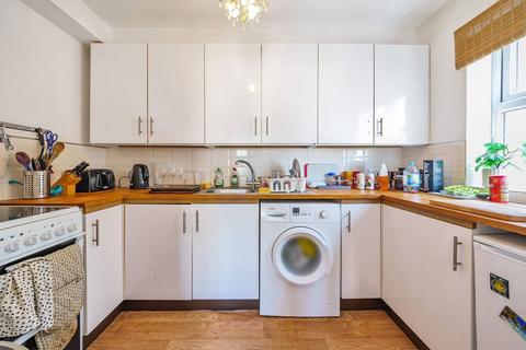 1 bedroom flat to rent, Lewin Road, Streatham Common, London, SW16