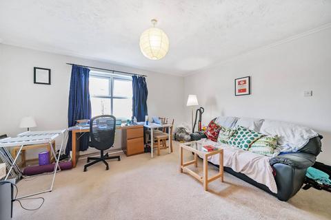 1 bedroom flat to rent, Lewin Road, Streatham Common, London, SW16