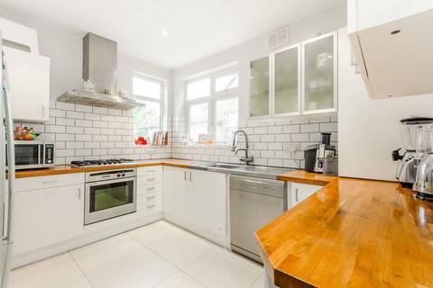 3 bedroom flat to rent, Brownlow Road, N11, Harringay, London, N11