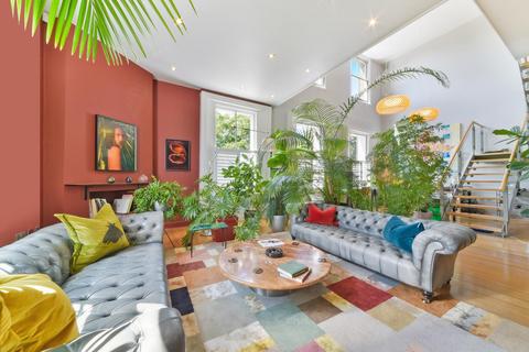 3 bedroom flat for sale, Manchester Road, London, E14