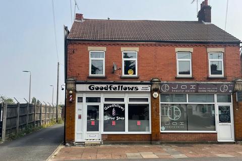 Retail property (high street) to rent, Luton LU3